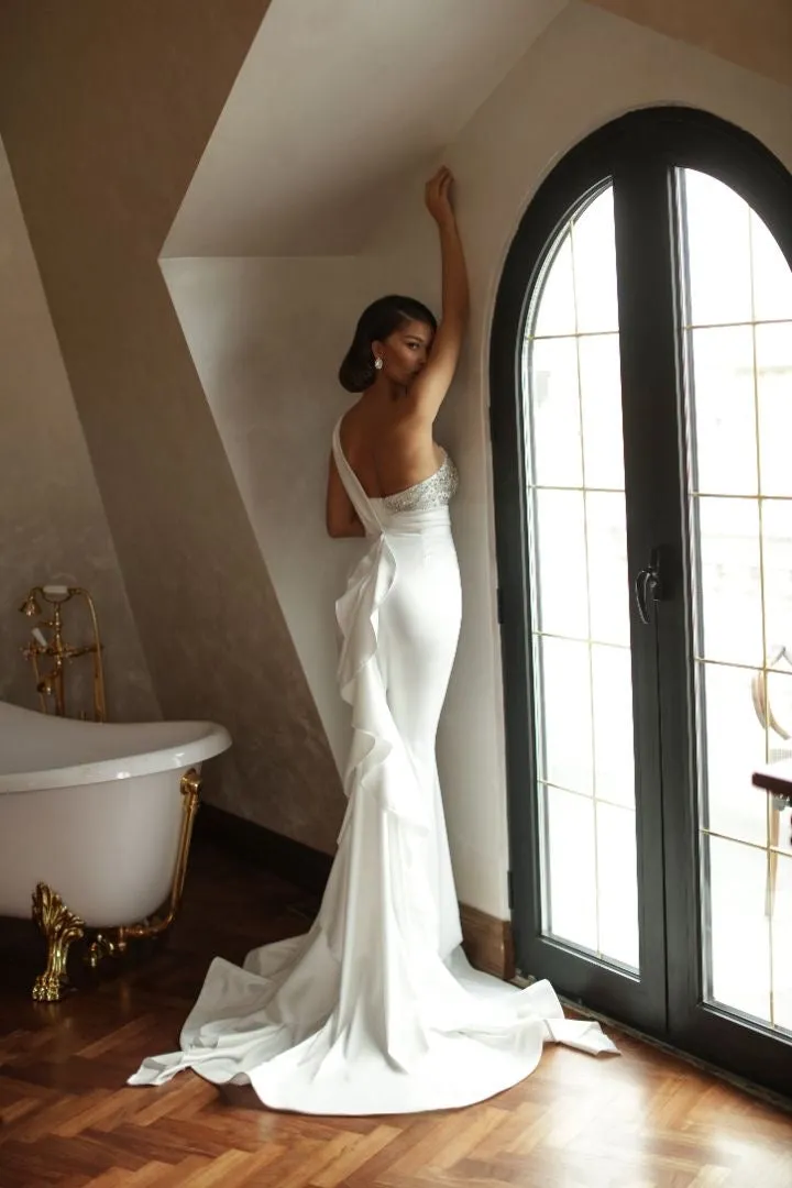 Amina Elegant White Wedding Dress