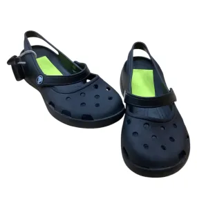 Sandals Flats By Crocs In Black, Size: 7