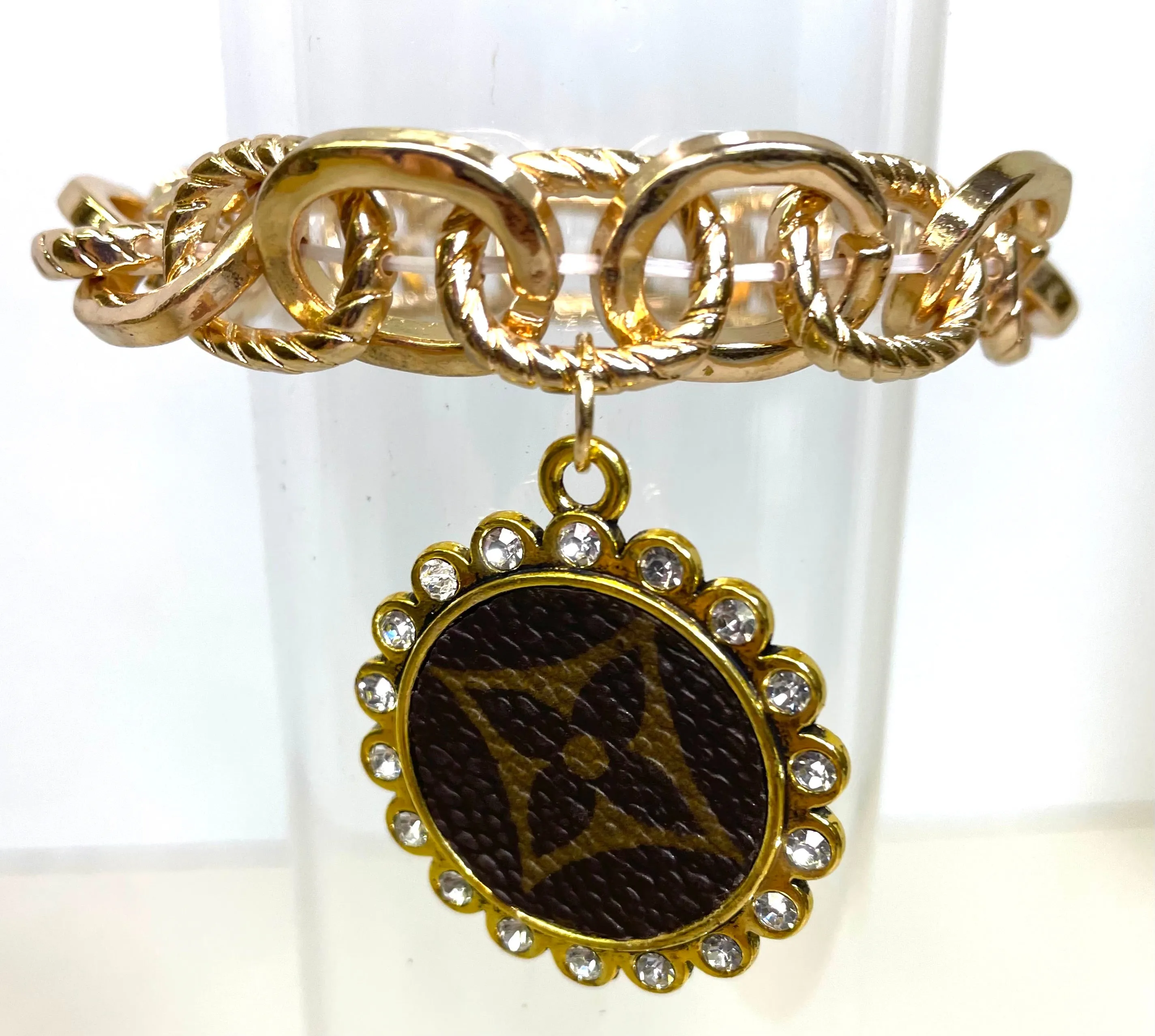Stretchy gold bracelet
